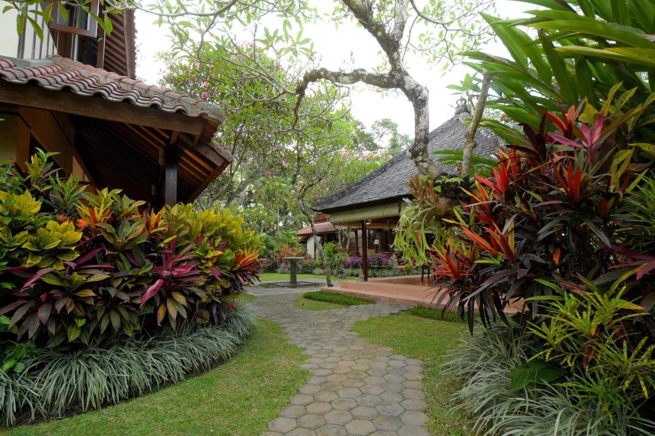 Couette-café Rumah Ganesha 3*